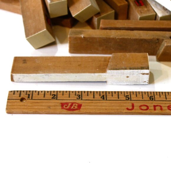 Antique Piano Keys Altered for Arts and Crafts 50 pieces Upcycle Salvage 3 Pound - Picture 3 of 4